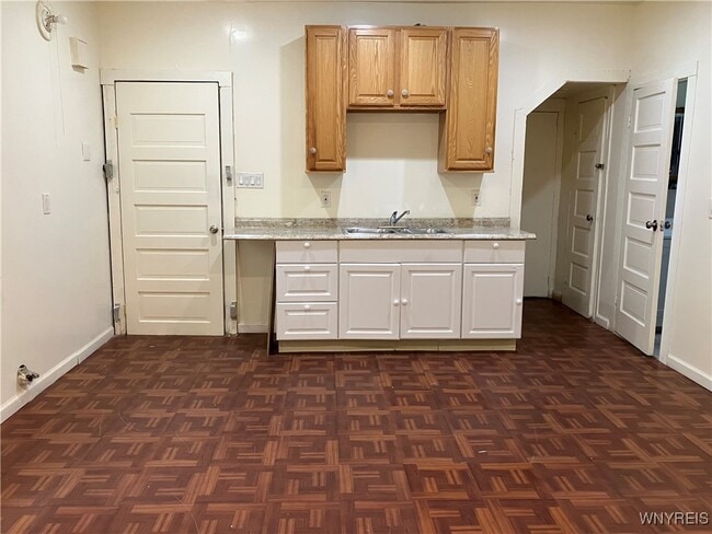 Building Photo - 291 Rother Ave