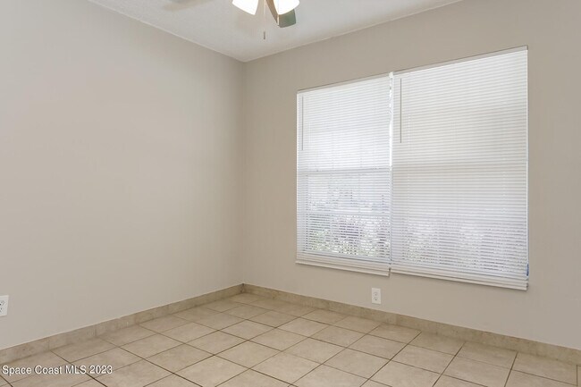 Building Photo - 4790 Decatur Cir