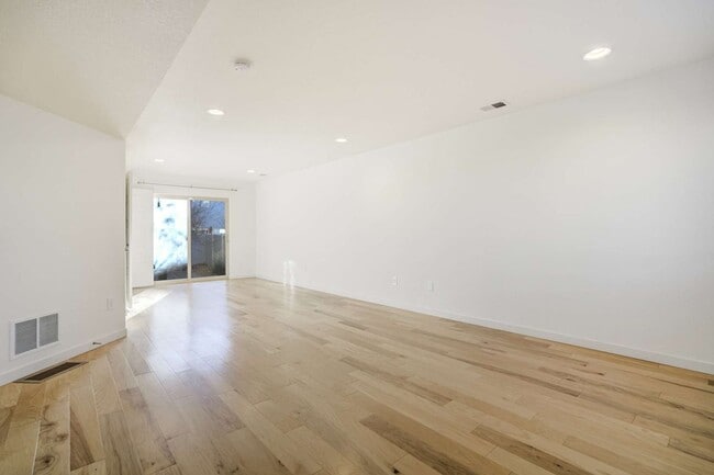 Building Photo - New Interior Paint! Shorter Lease Terms Available! 3 Bedroom Home in Banning Lewis Ranch