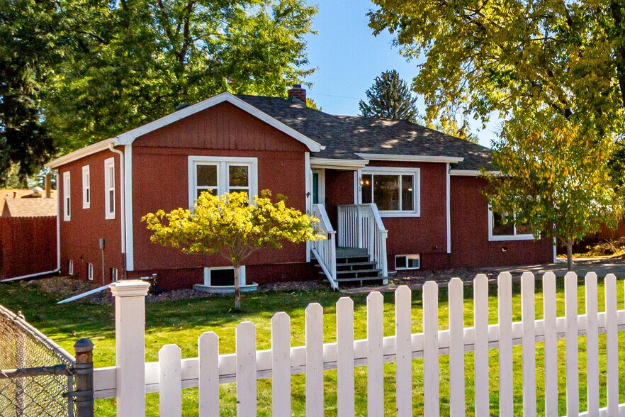 Primary Photo - 830 Gray St