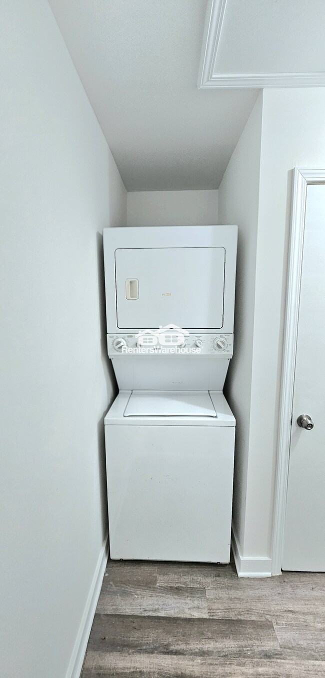 Building Photo - 2015 Detroit Ave NW