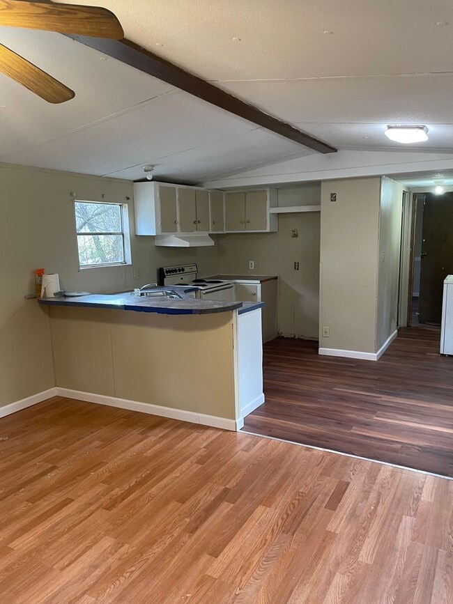 Building Photo - 33 Laurel Mountain MHP Dr