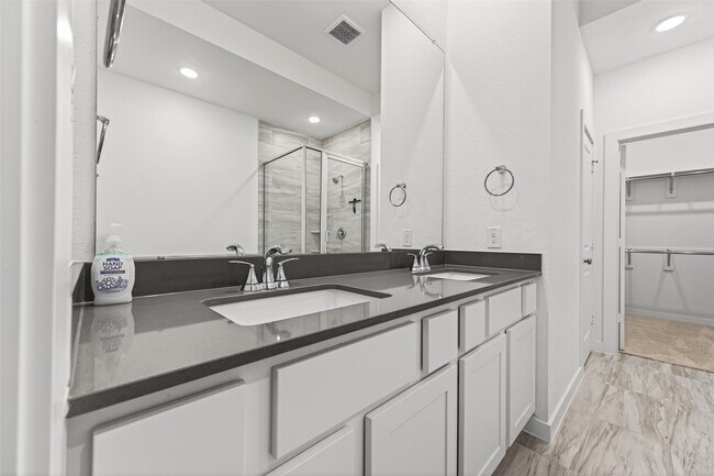 Building Photo - 16518 Texas Hill Country Rd