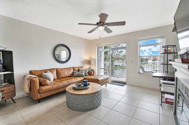 Building Photo - 261 Cypress Point Dr