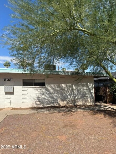 Primary Photo - 828 W 2nd St