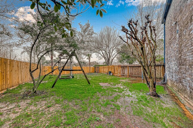 Building Photo - 5815 Henniker Dr