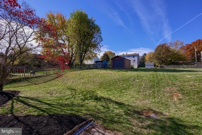 Building Photo - 1902 Pin Oak Dr