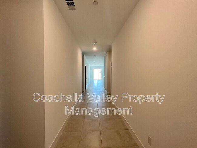 Building Photo - 11702 E Crescent St