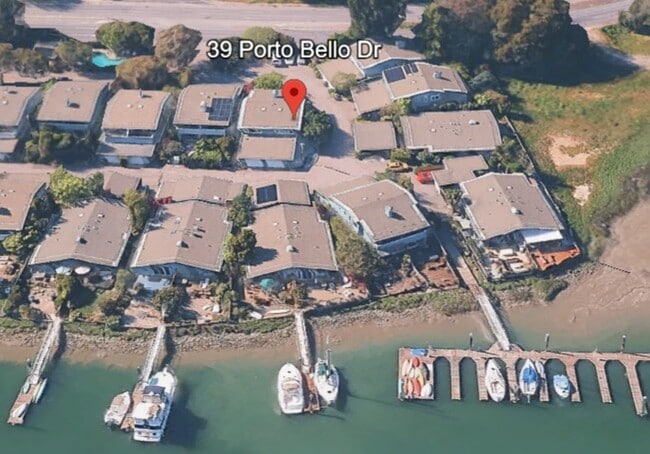 Building Photo - 39 Porto Bello Dr