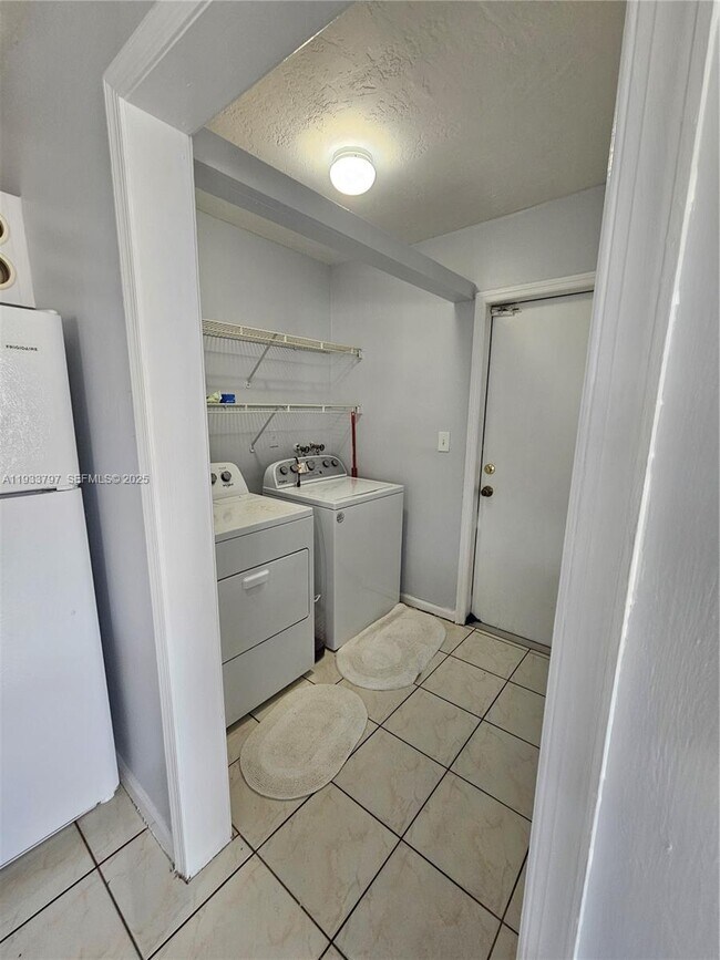 Building Photo - 20514 SW 92nd Ct