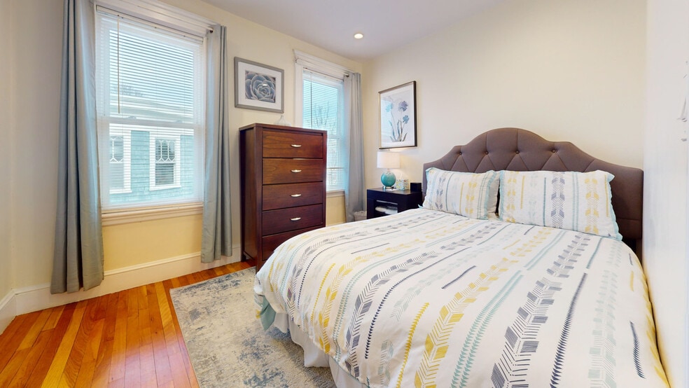 Building Photo - 28 Clay St