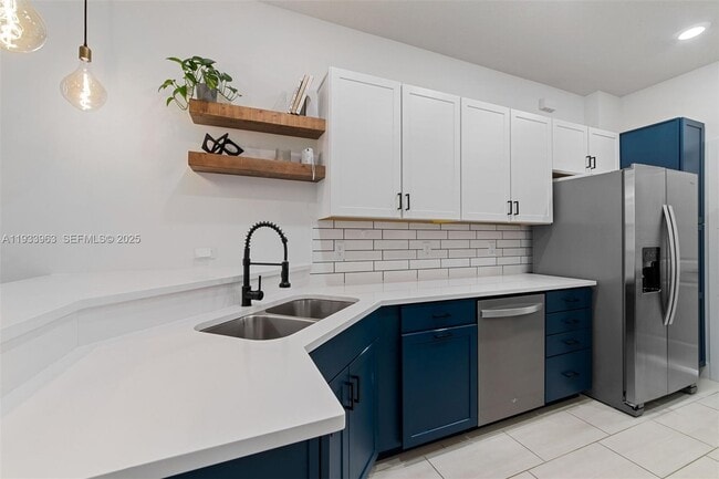 Building Photo - 5180 Eucalyptus Dr