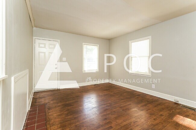Building Photo - 3307 Amos Dr