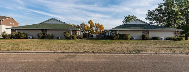 Primary Photo - 198 Rodeo Dr