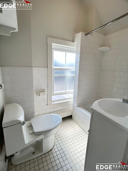 Building Photo - 33R Winship Pl