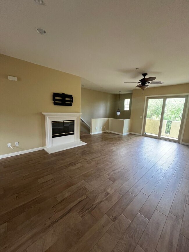 Building Photo - 2544 Escala Cir