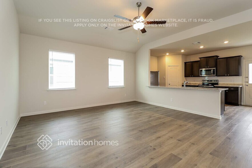 Building Photo - 10004 Pilot Pl