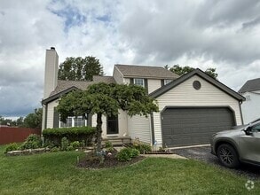 Building Photo - Gorgeous home with large backyard