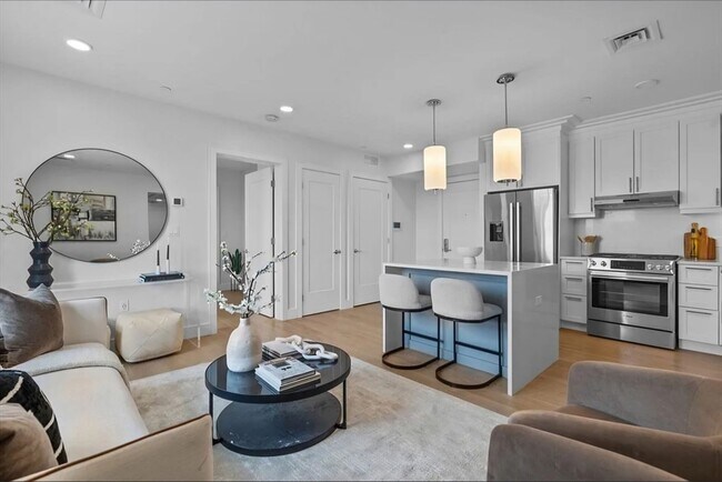 Building Photo - 301 Border St