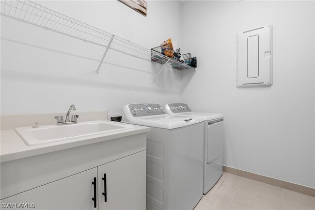 Building Photo - 11479 Coronado Wy