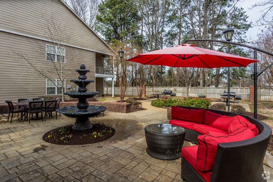 Weatherstone Apartments 5904 Chance Dr N Horn Lake MS 38637