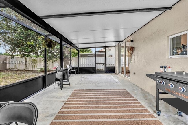 Building Photo - 2927 Bogota Ave