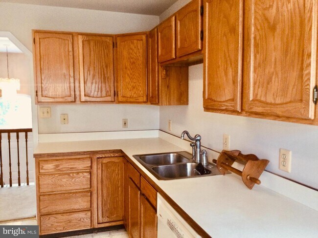 Building Photo - 6830 Red Rose Village Dr
