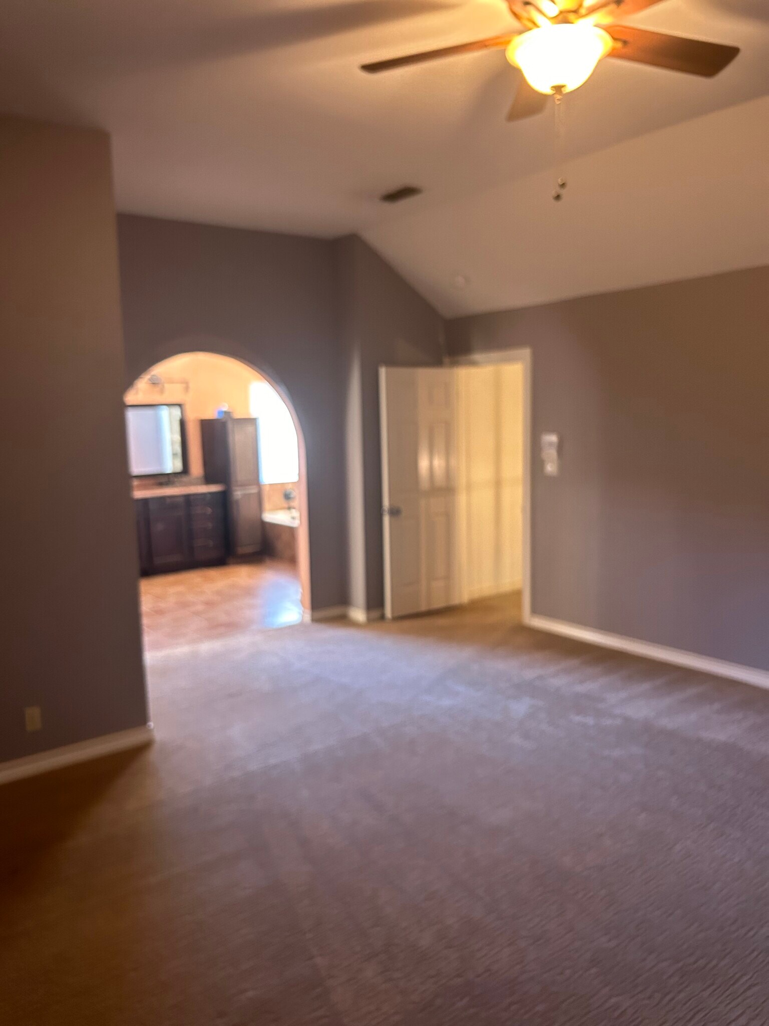 master bedroom - 15603 Rose Cres