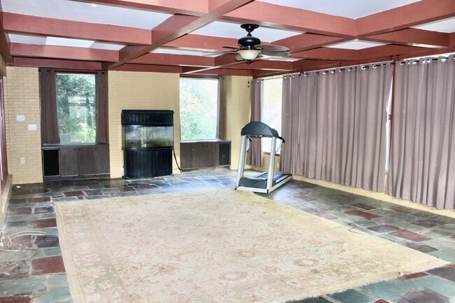 Building Photo - 2600 E Doublegate Dr