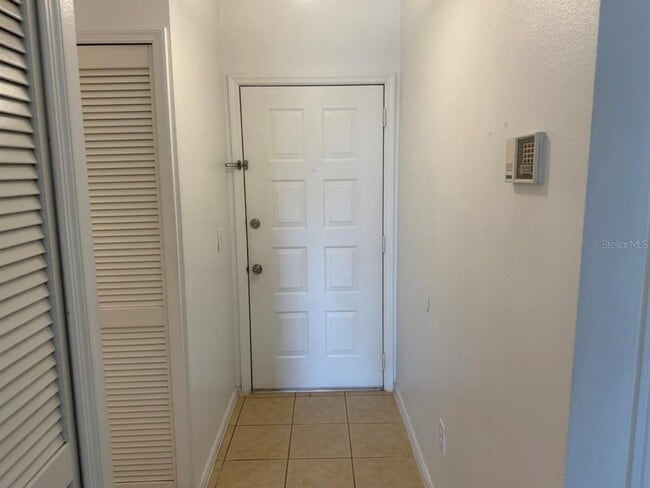 Building Photo - 1239 Lucaya Cir