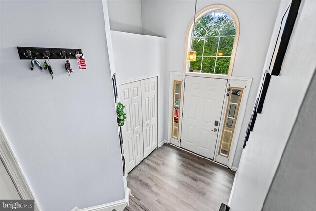 Primary Photo - 506 Ben Neuis Pl