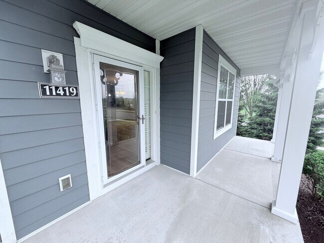 Building Photo - Gorgeous 3BR Home in the Coveted Dancing Waters Community of Woodbury!