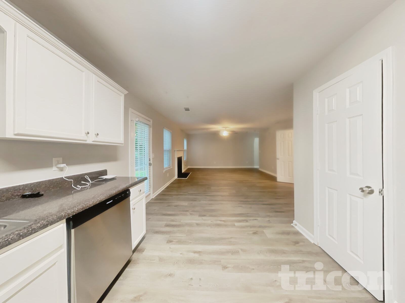 Building Photo - 613 Amberwood Dr