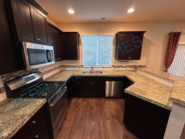 Building Photo - 17236 SE Biscayne St