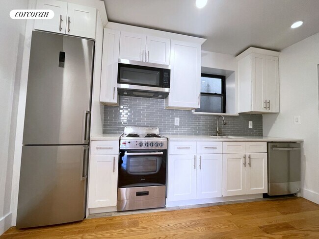 Building Photo - 506 Manhattan Ave