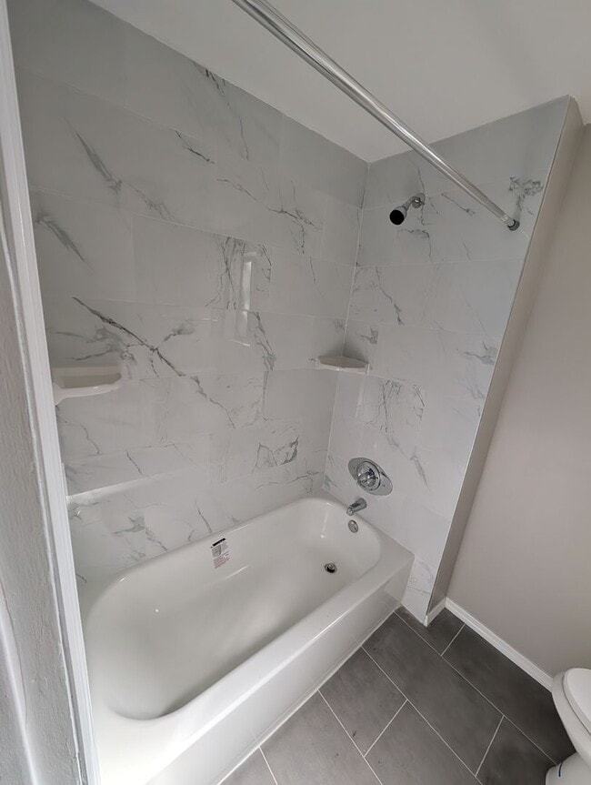 Building Photo - Newly Renovated 2BR Home in Jacksonville