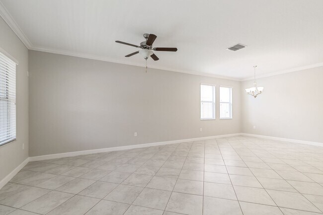 Building Photo - Spacious 4 bed, 3 Bath Terra Bella Home fo...