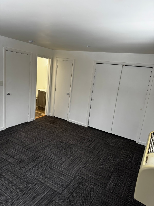 Building Photo - 460 Wells Dr