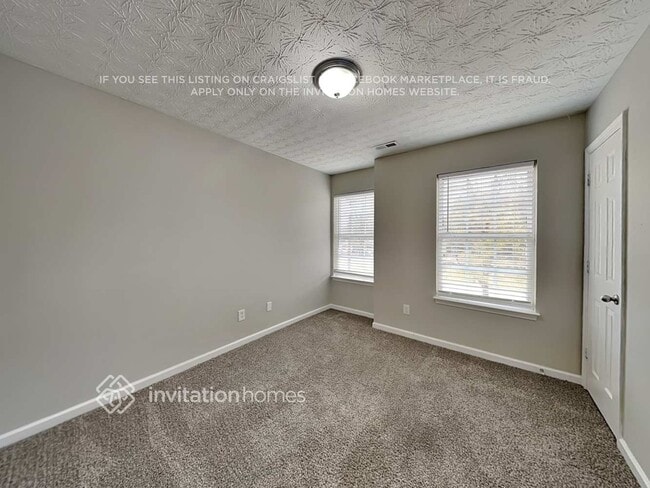 Building Photo - 86 E Main St N