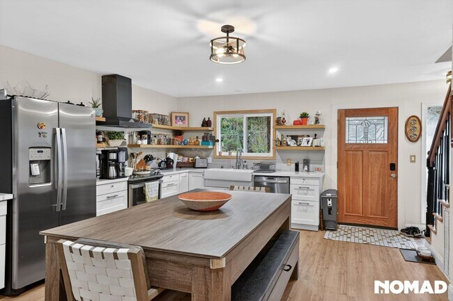 Building Photo - Charming 3BR Duplex in Incline Village