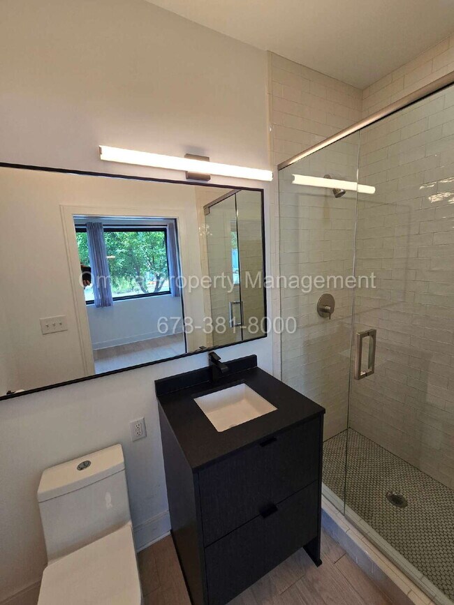 Building Photo - Luxurious 3 Bedroom Home near East Atlanta!