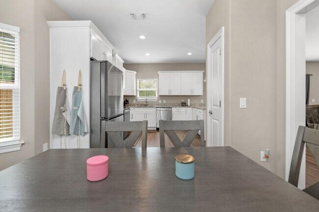 Building Photo - 2327 Hadleigh Hills Ct