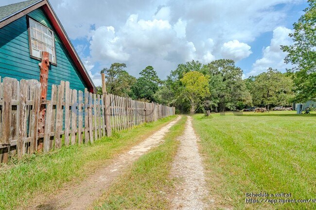 Building Photo - 7515 Carl Rd Ext
