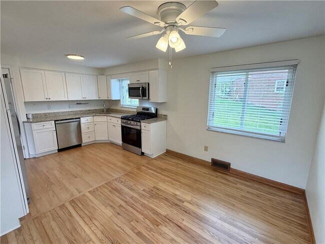 Building Photo - 314 N Highland Ave