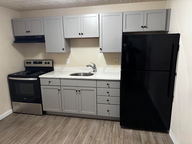 Building Photo - 55 Log St