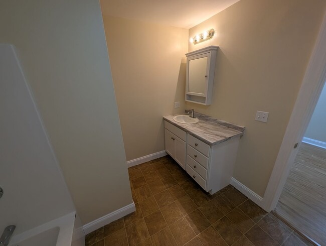 Building Photo - Gorgeous One+ bedroom in Brunswick