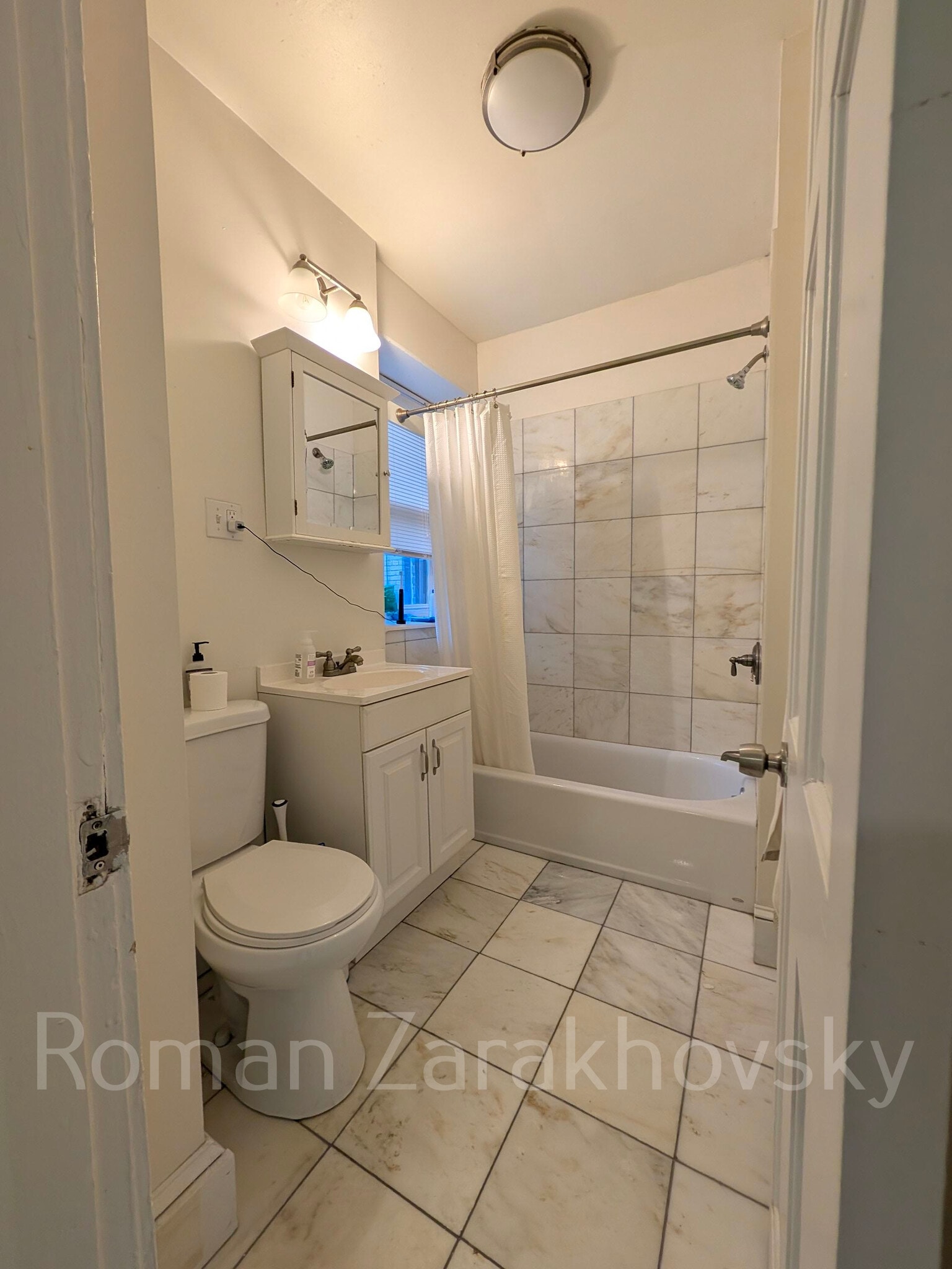 Building Photo - 74 Brainerd Rd