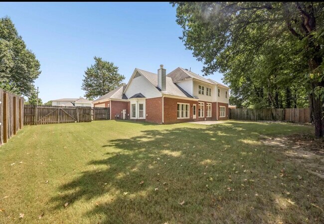 Building Photo - 2033 W Houston Way