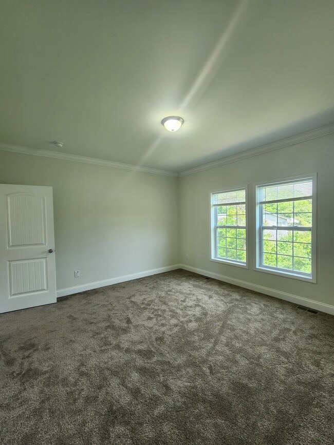 Building Photo - 68 Brevard Knoll Dr