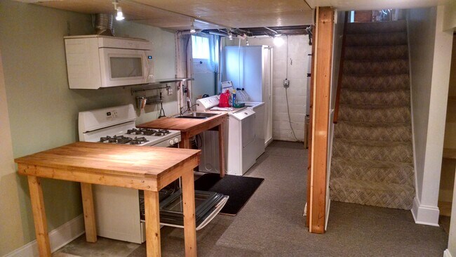 Building Photo - 6505 Newton Ave S